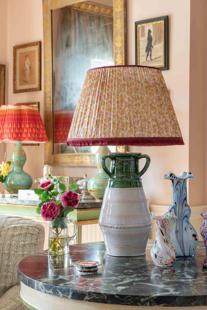 How to Antique Glass Mirror: A Timeless DIY Guide