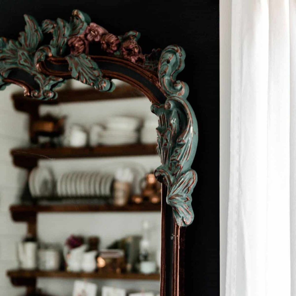 How to Antique Mirrors: DIY Vintage Charm Unleashed