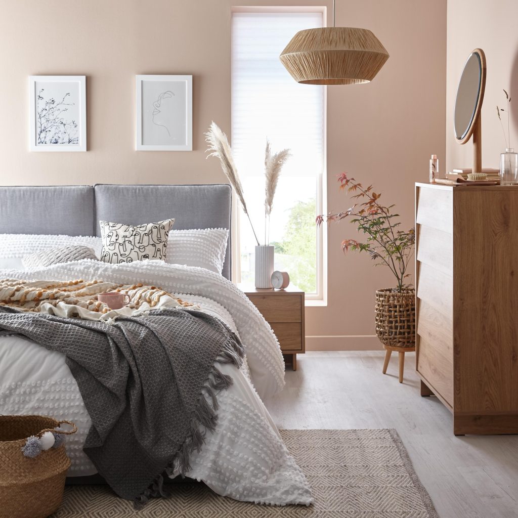How to Decorate a Bedroom on a Budget