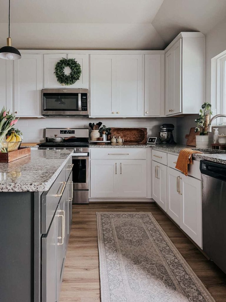 How to Decorate a Kitchen Island Countertop