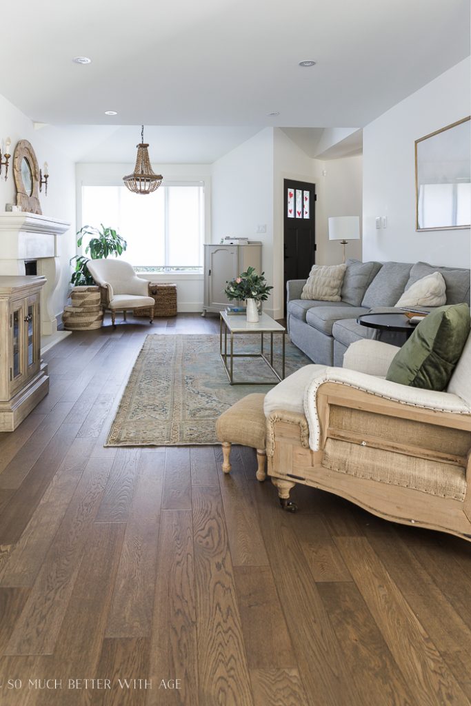 How to Decorate a Long And Narrow Living Room