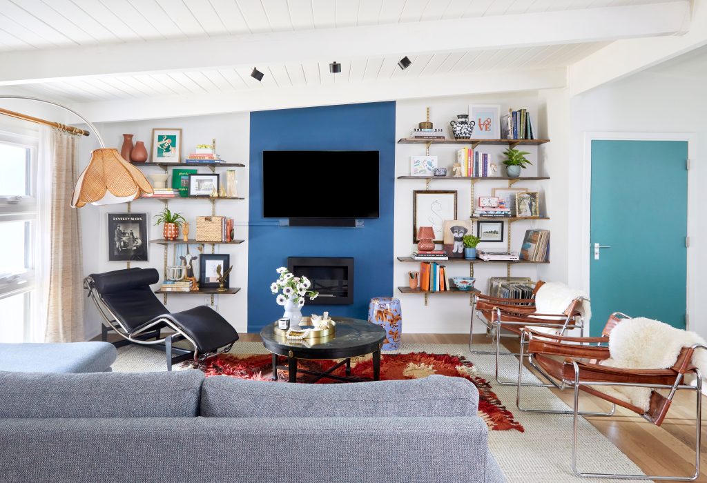 How to Decorate a Long Living Room Wall