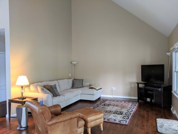 How to Decorate Tall Living Room Walls