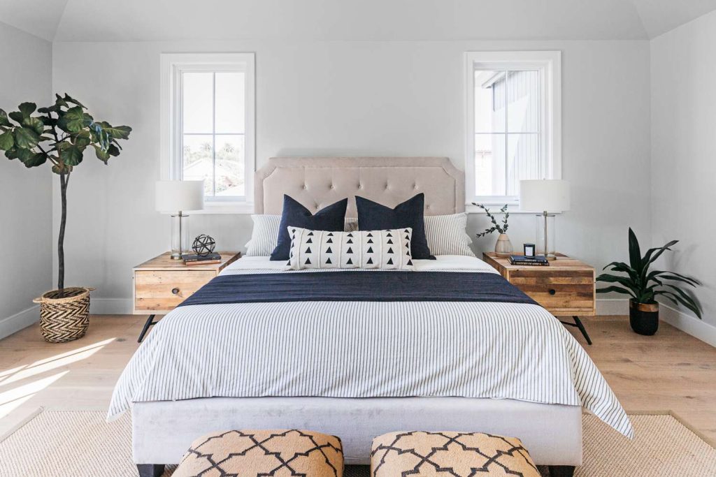How to Make Small Bedroom Look Bigger
