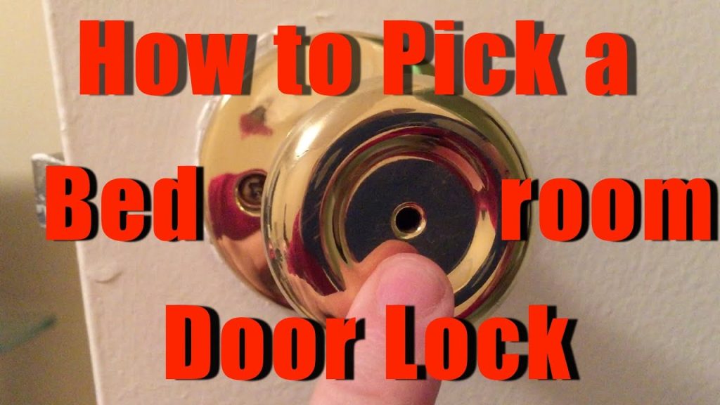 How to Pick a Bedroom Door Lock With Key