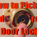 How to Pick a Bedroom Door Lock With Key