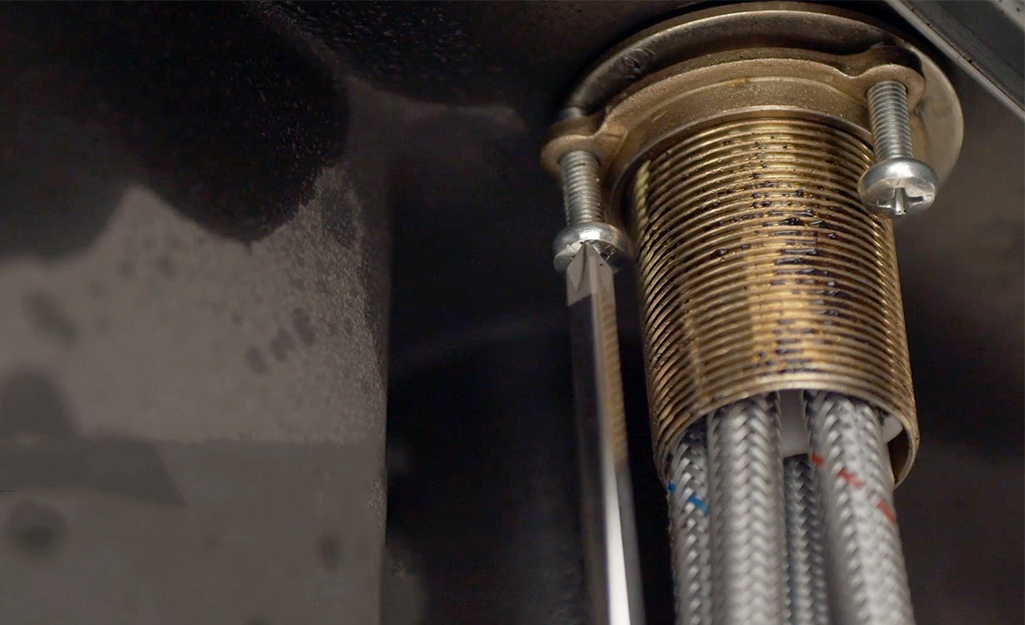 How to Remove Kitchen Sink Faucet