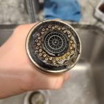 How to Soak a Kitchen Faucet Without Vinegar